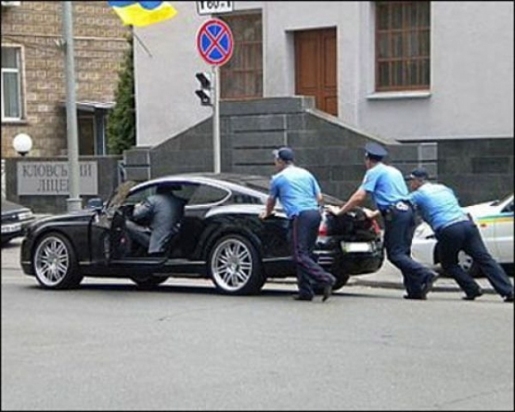 Dolgoznak a sünök . . .