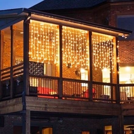 LED Fényfüggöny - Variálható fénypompa az ünnepekre (x)