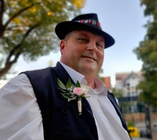 Esküvői ceremóniamester - Aki meghatározza a nagy napotok hangulatát (x)