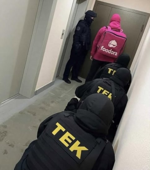 Hősünk gyorskaját rendelt a csirke rizs helyett