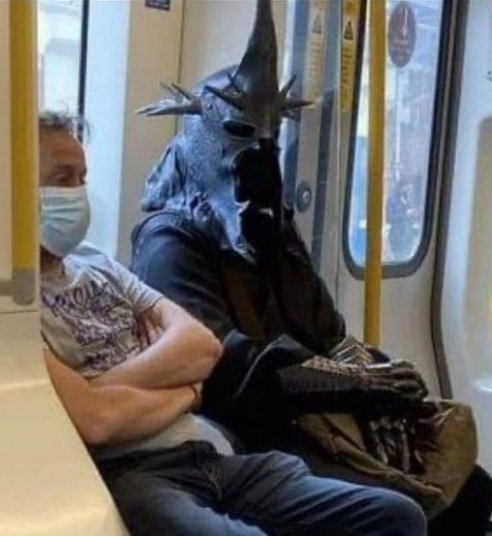 Gondolom Mordorba szeretne eljutni