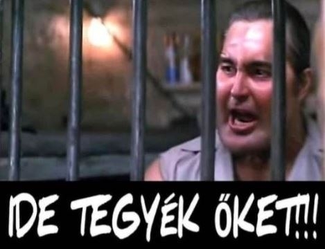 Amikor az irodistákat leküldik a termelőüzembe egy kis tréningre